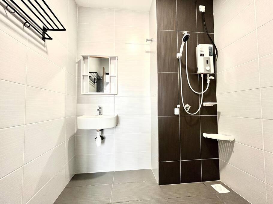 Urban Home-Swimming Pool-City Center Malacca Ngoại thất bức ảnh