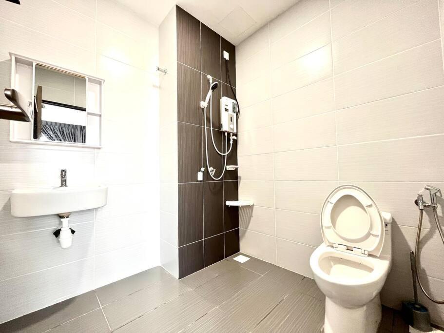 Urban Home-Swimming Pool-City Center Malacca Ngoại thất bức ảnh